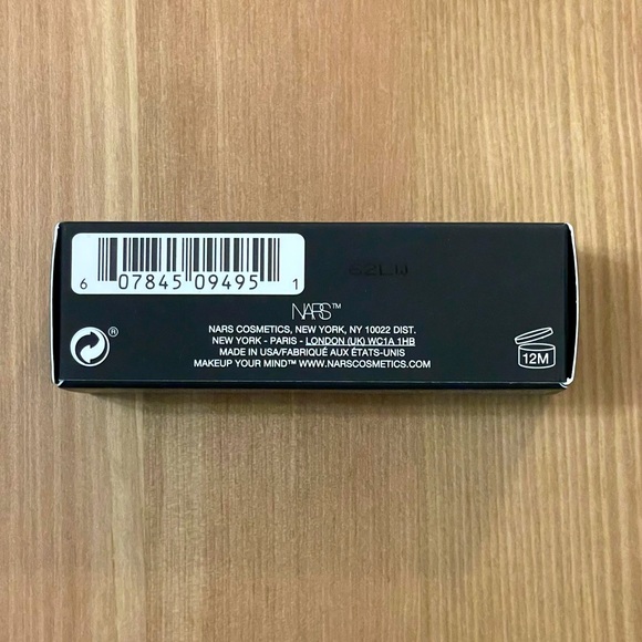 NARS Audacious Lipstick in Stefania - Picture 5 of 9